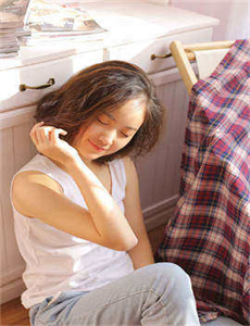 《漂亮的保姆在线高清播放》